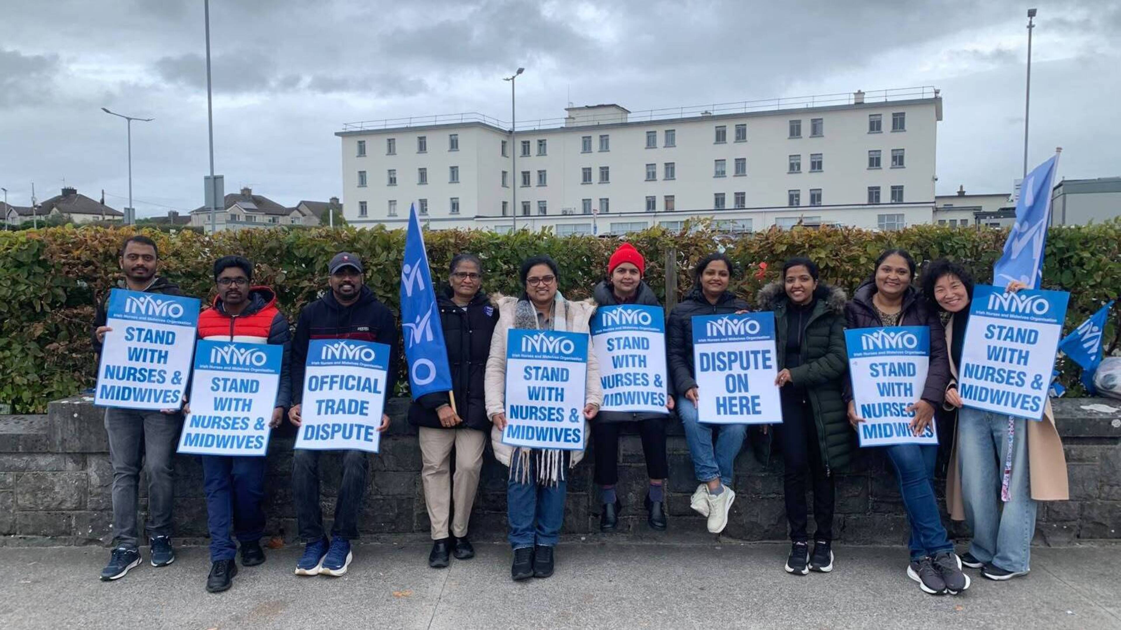 Striking Limerick hospital staff warn HSE is ‘haemorrhaging’ young nurses to better pay abroad